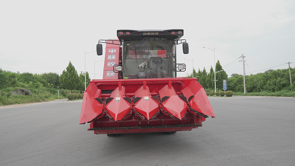 AG亚娱4YZJ-4型自走式玉米穗茎收获机